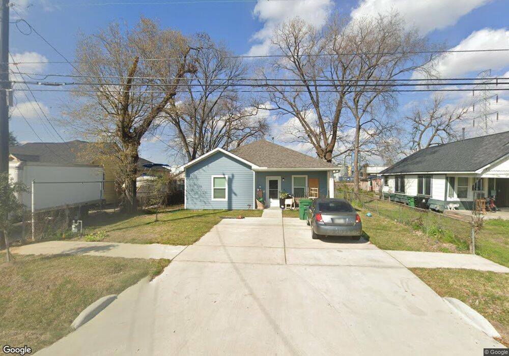 513 Frisco St, Houston, TX 77022 - photo 1