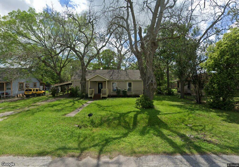 3008 1/2 5th St, Bay City, TX 77414 - photo 1