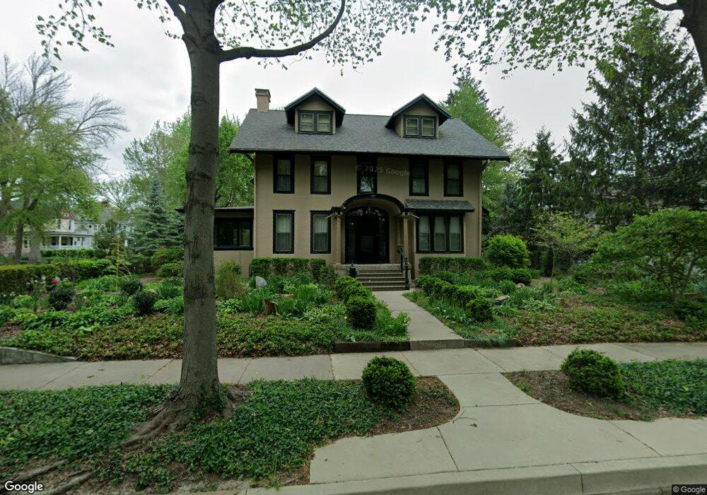 404 Tremont St, Lincoln, IL 62656 - photo 1