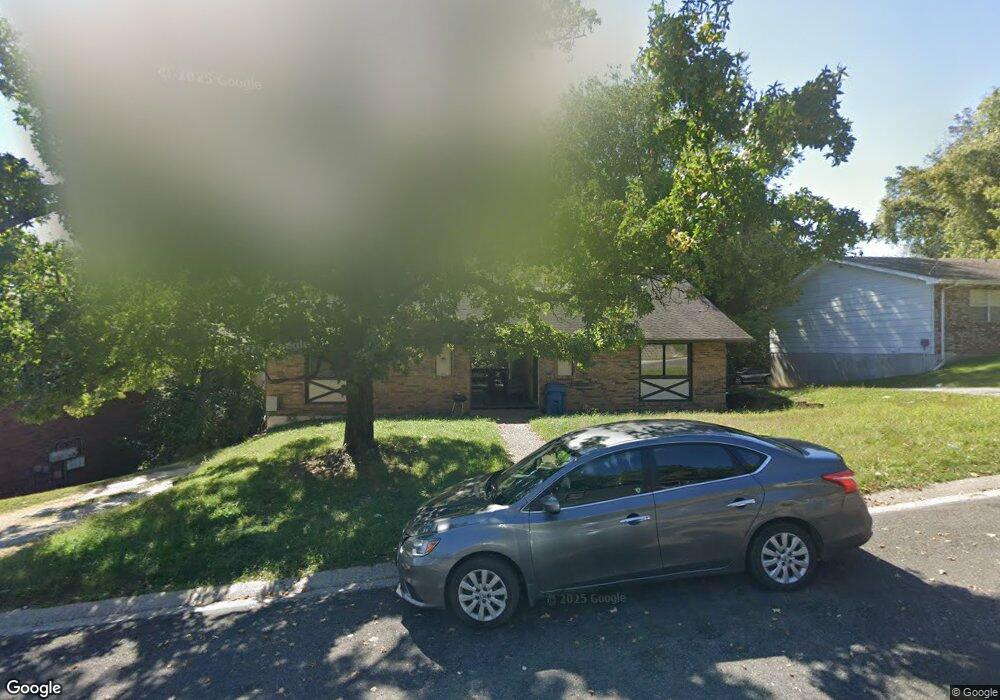 1105 Arrowhead Dr, Collinsville, IL 62234 - photo 1