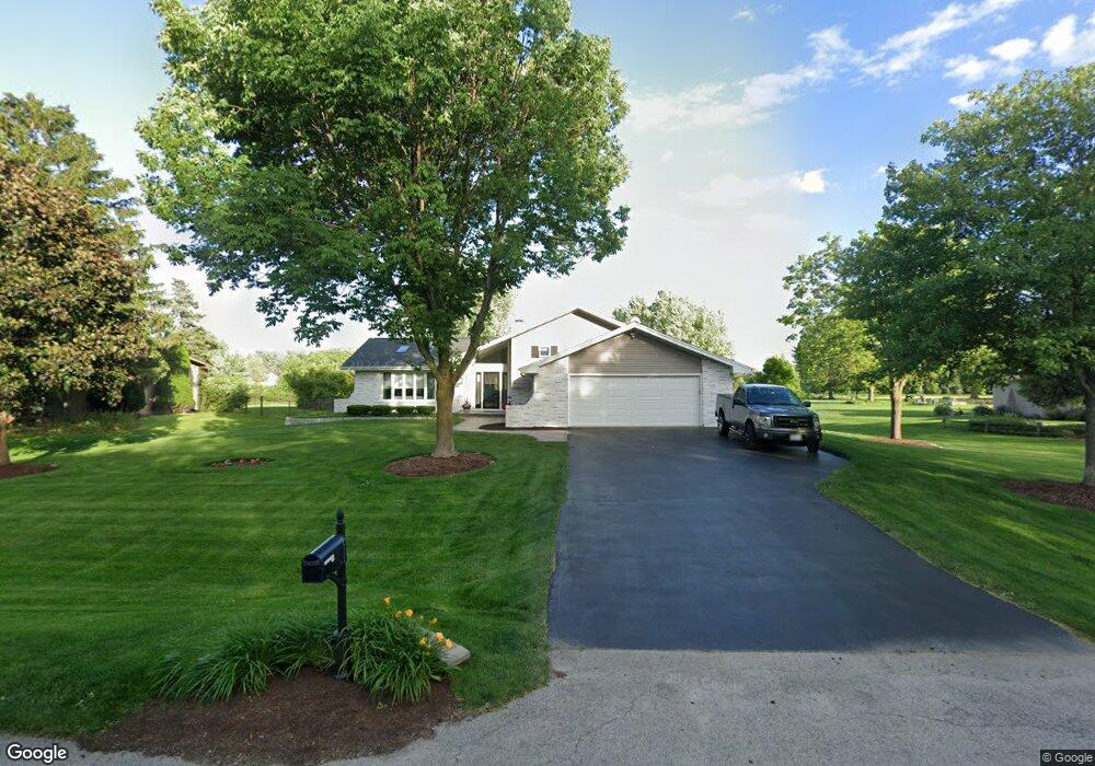 29W181 Schillinger Dr, Naperville, IL 60564 - photo 1