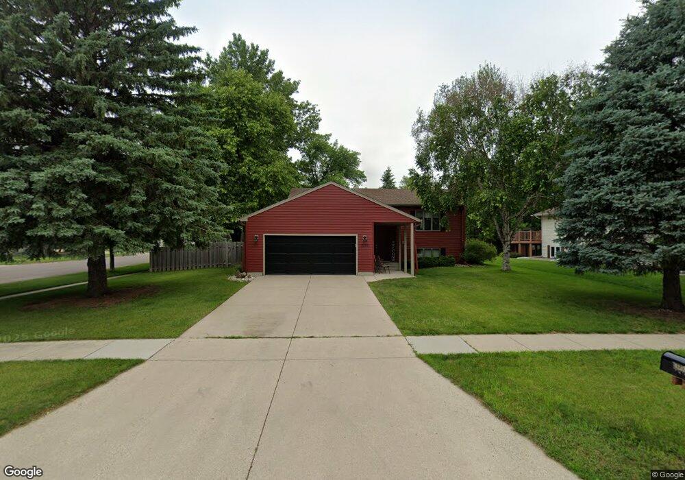 3202 Hickory St N, Fargo, ND 58102 - photo 1