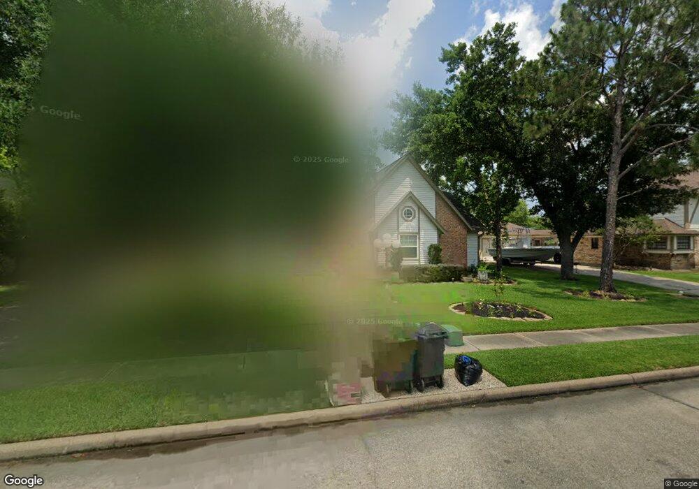 1713 Falcon Ridge Blvd, Friendswood, TX 77546 - photo 1