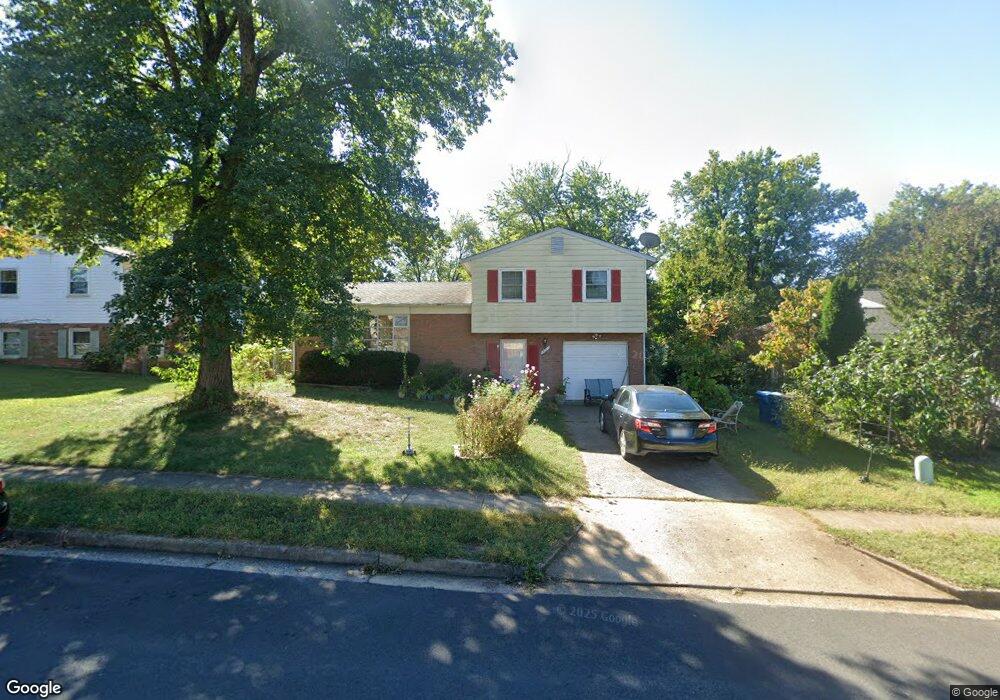 13511 Pennsboro Dr, Chantilly, VA 20151 - photo 1