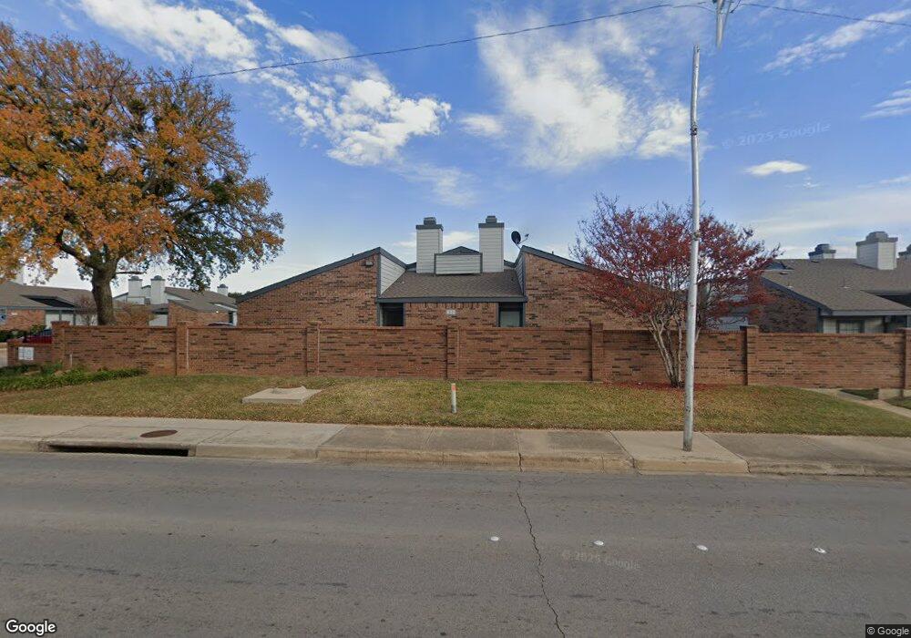 632 Bellaire Dr unit D, Hurst, TX 76053 - photo 1