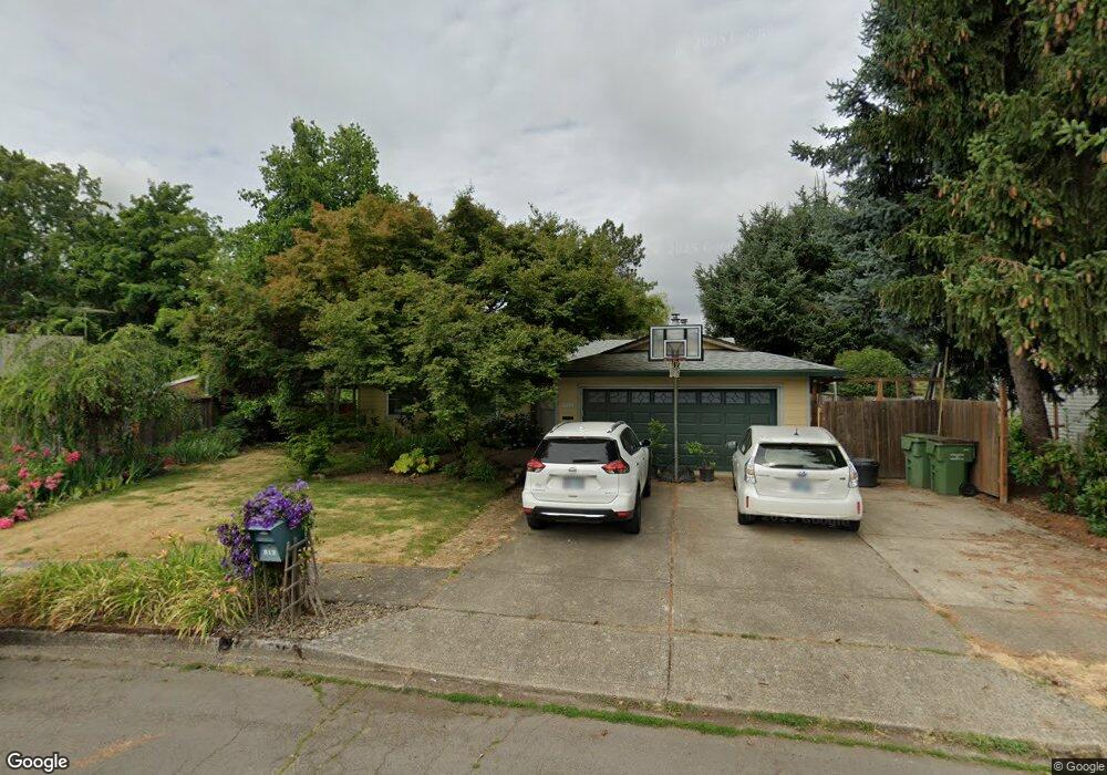 812 Hemlock Ln, Newberg, OR 97132 - photo 1