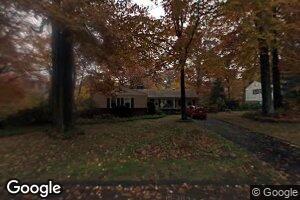 15 Clovebrook Rd, Valhalla, NY 10595