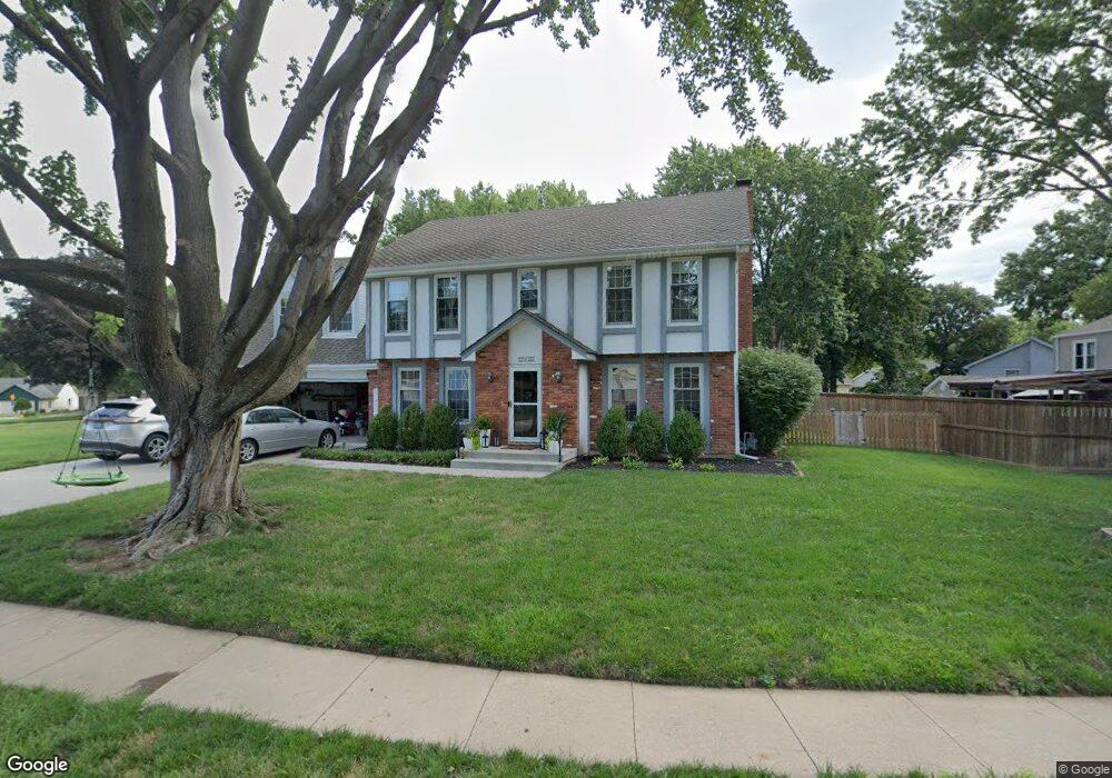 12816 W 70th St, Shawnee, KS 66216 - photo 1