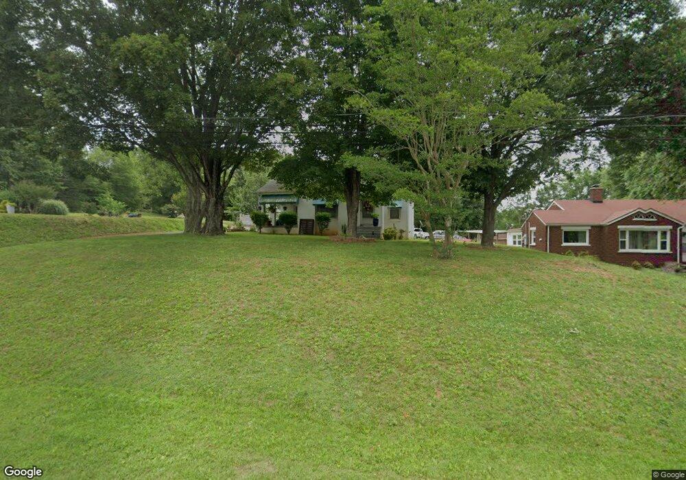 1905 Shelton Ave, Statesville, NC 28677 - photo 1