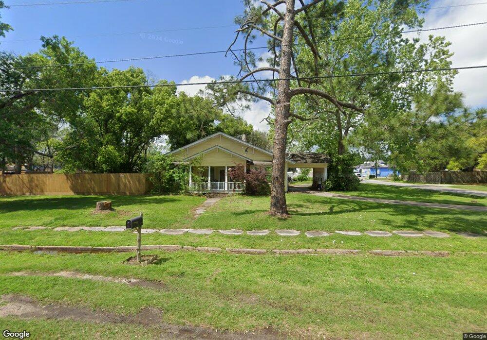 3000 Avenue G, Bay City, TX 77414 - photo 1