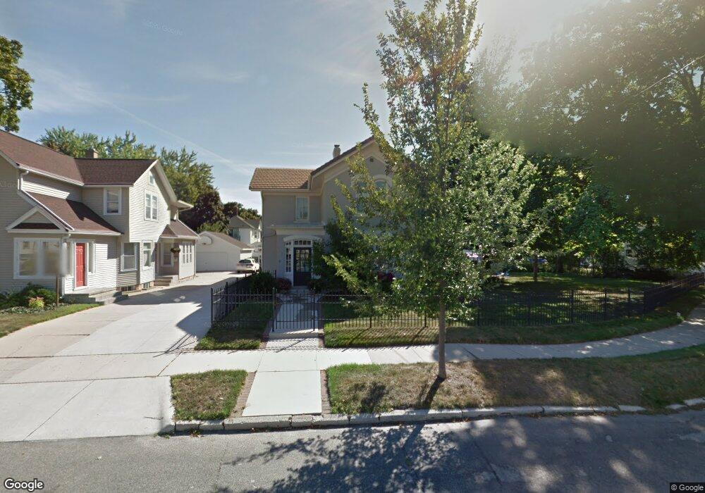 823 N 9th St, Manitowoc, WI 54220 - photo 1