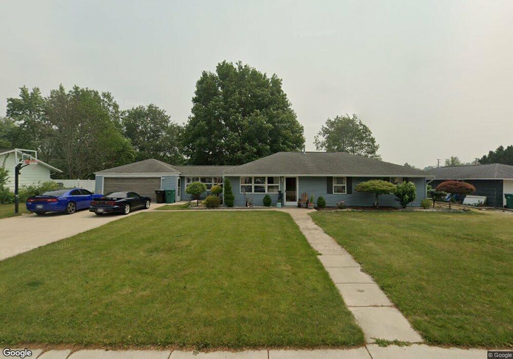 218 W Ben St, New Carlisle, IN 46552 - photo 1