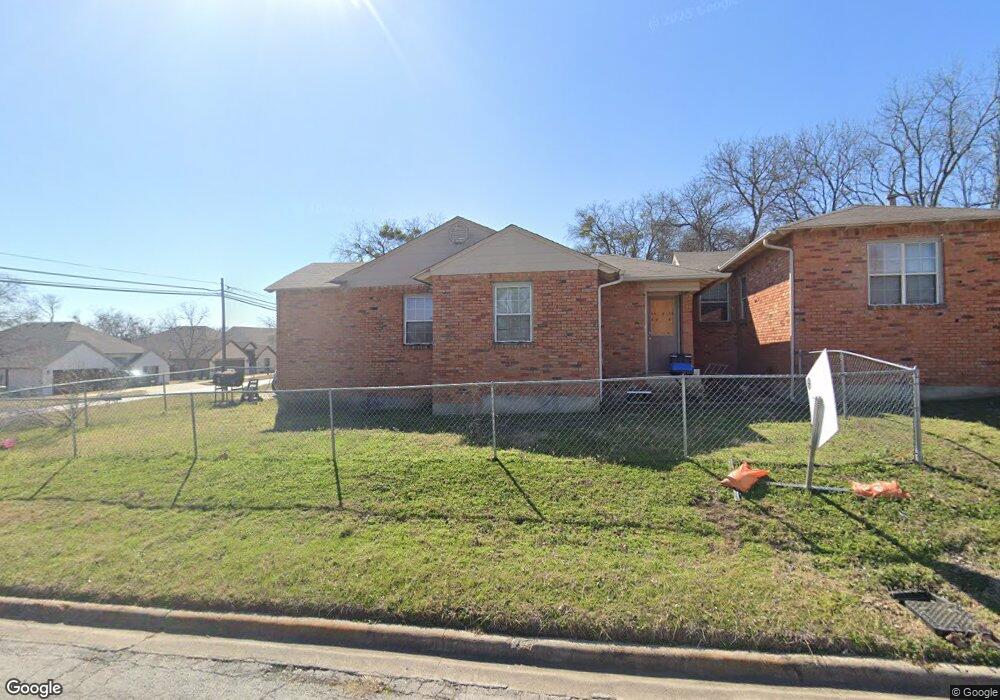 900 Meadow Park Dr, Fort Worth, TX 76108 - photo 1