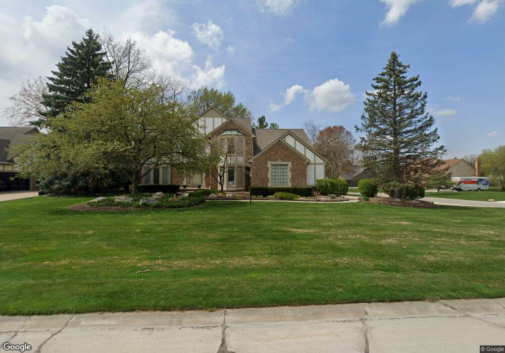 1786 Hickory Bark Ln, Bloomfield Hills, MI 48304 - photo 1