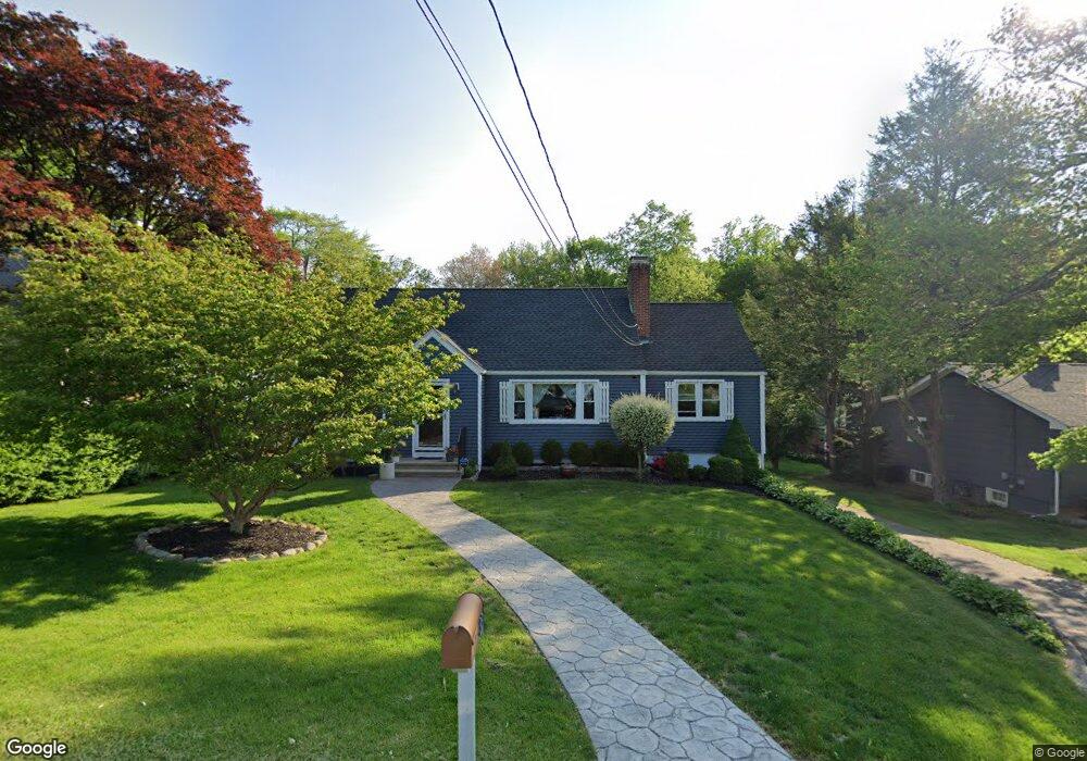 33 Arrowhead Rd, Trumbull, CT 06611 - photo 1