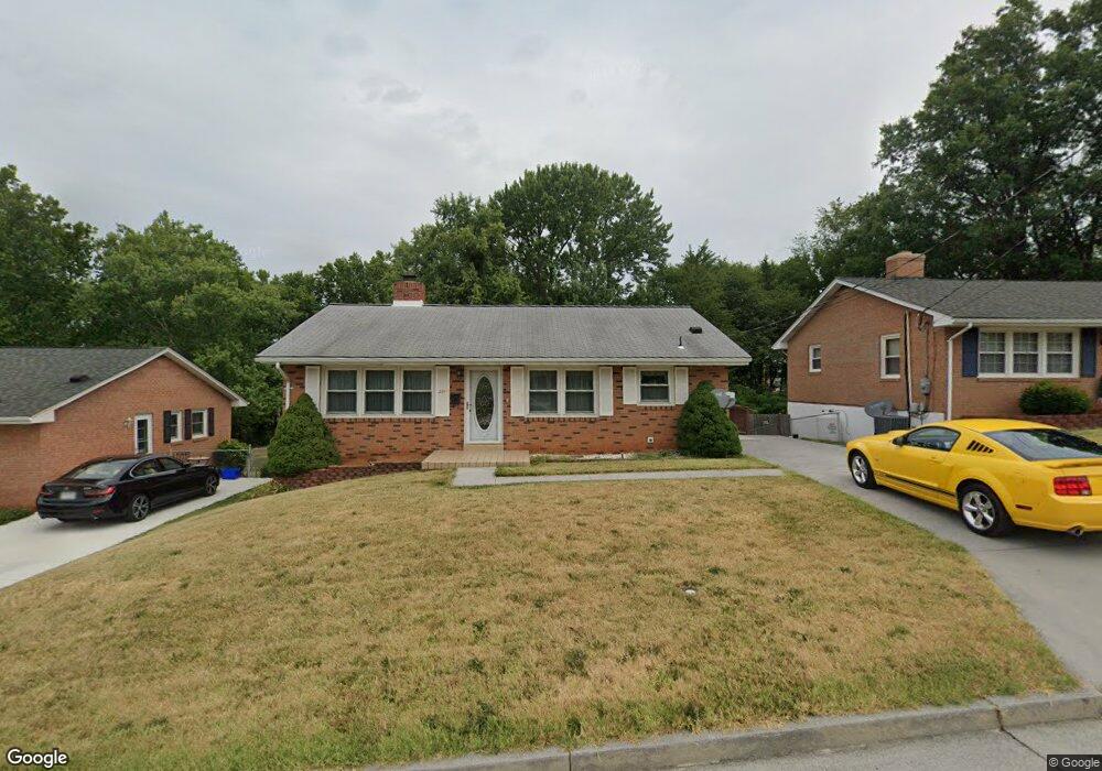 371 W 11th St, Front Royal, VA 22630 - photo 1