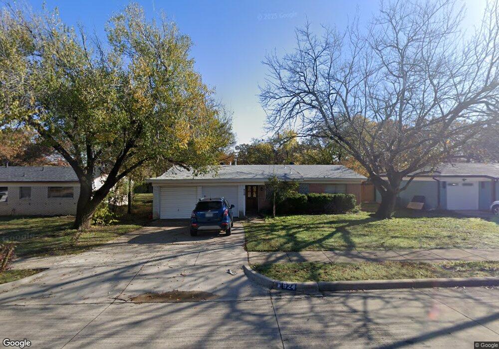 924 Jerry Ln, Bedford, TX 76022 - photo 1