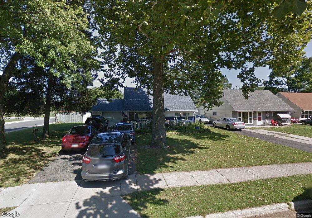 470 Virginia Cir W, Columbus, OH 43213 - photo 1