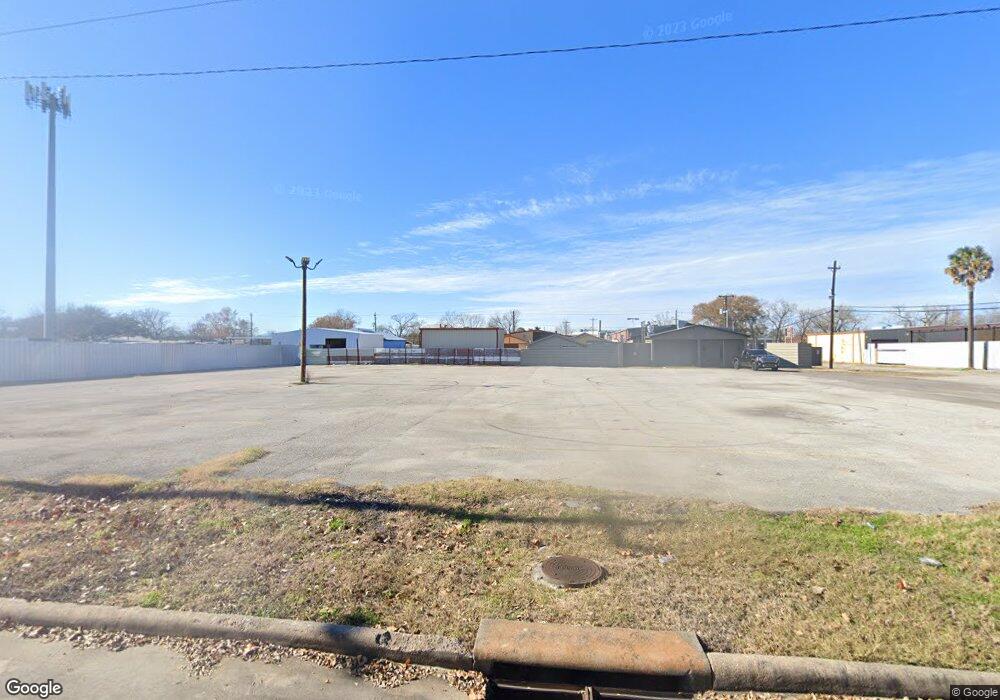 9825 Epsom Rd, Houston, TX 77093 - photo 1