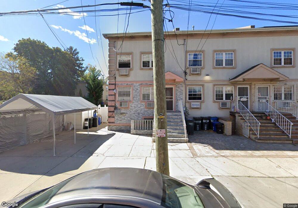 10712 166th St, Jamaica, NY 11433 - photo 1