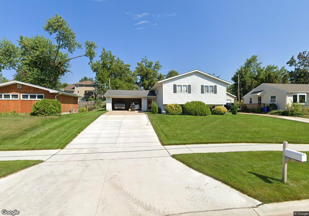 2422 O Ave NW, Cedar Rapids, IA 52405 - photo 1