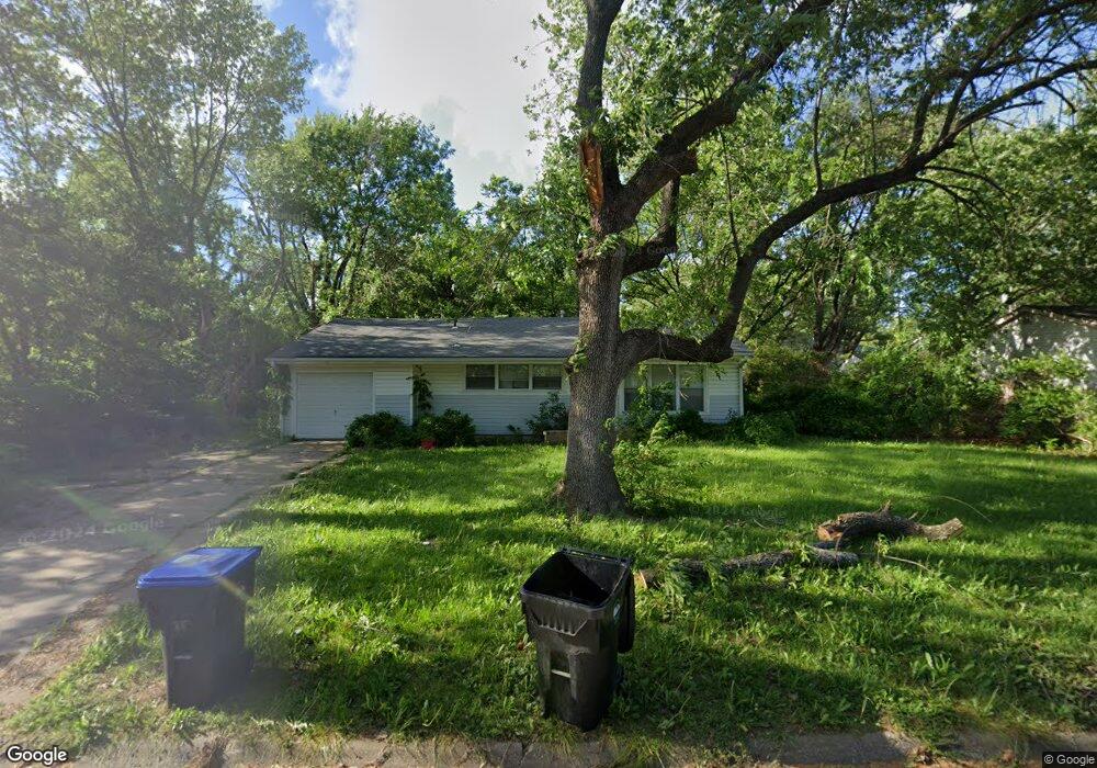 2032 SW Tara Ave, Topeka, KS 66611 - photo 1