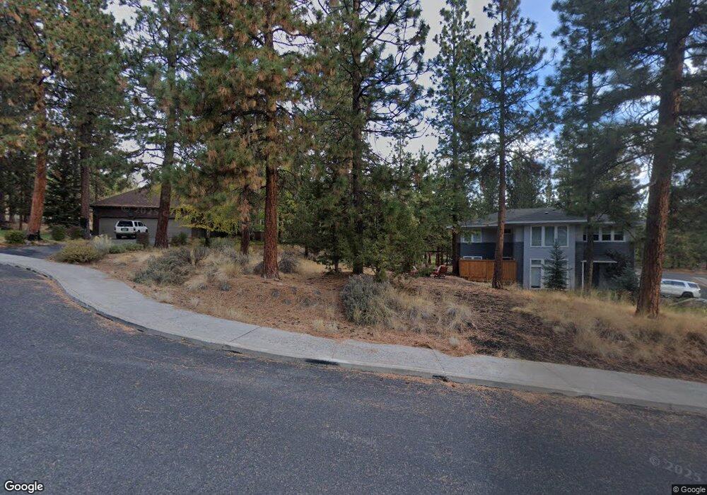 1122 NW Clark Ct, Bend, OR 97701 - photo 1