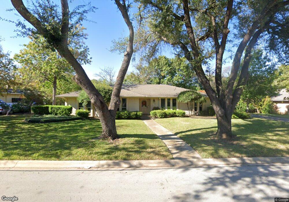 724 Ridgecrest Cir, Denton, TX 76205 - photo 1
