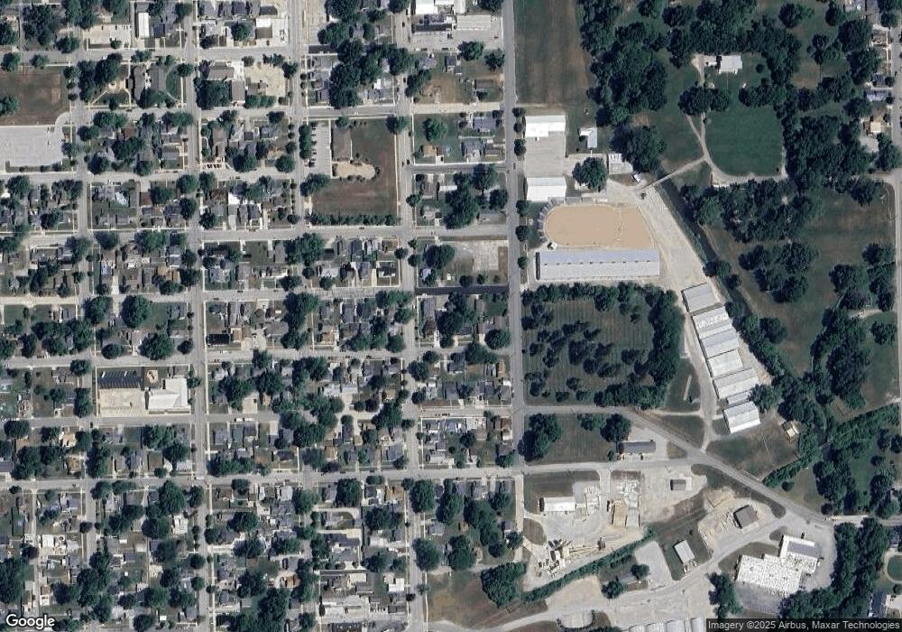 209 E 16th St, Auburn, IN 46706 - photo 1