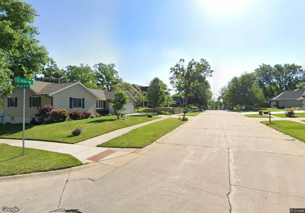 2352 L Ave NW, Cedar Rapids, IA 52405 - photo 1