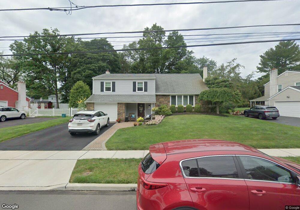 184 Fletcher Dr, Morrisville, PA 19067 - photo 1