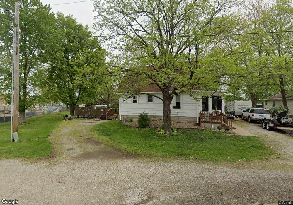 1802 Pekin St, Lincoln, IL 62656 - photo 1