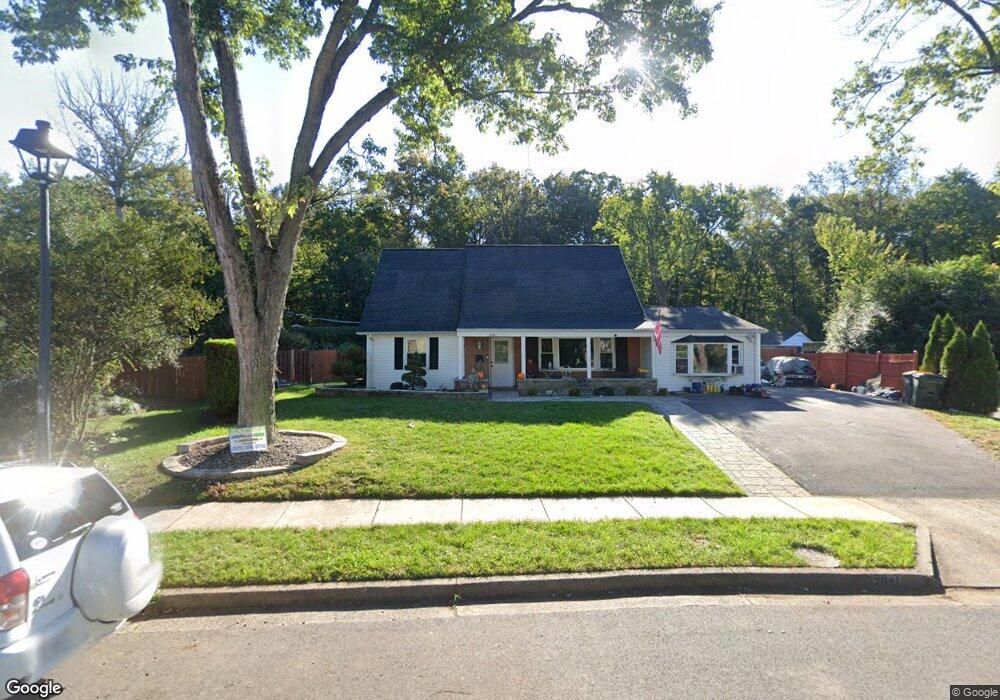 12841 Point Pleasant Dr, Fairfax, VA 22033 - photo 1