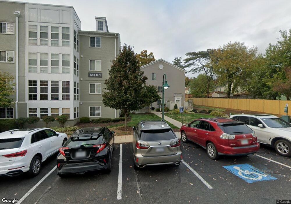 4075 S Four Mile Run Dr unit B, Arlington, VA 22204 - photo 1