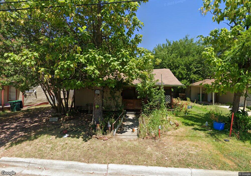 826 N Clements St, Gainesville, TX 76240 - photo 1