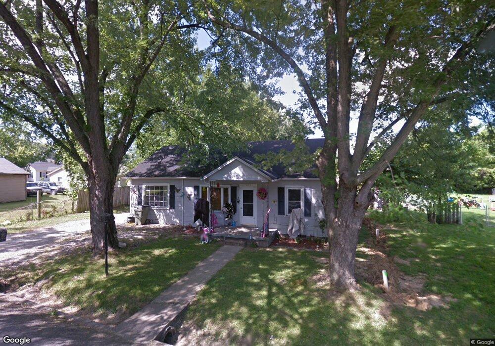 102 S Saltsman Dr, Hopkinsville, KY 42240 - photo 1