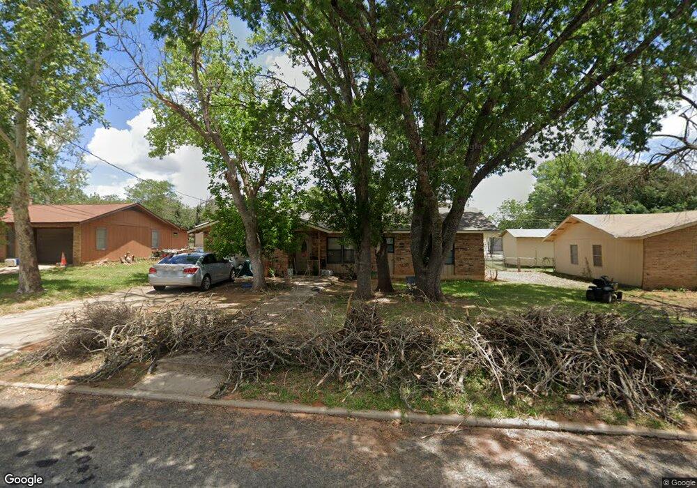 306 W Nimitz St, Fredericksburg, TX 78624 - photo 1