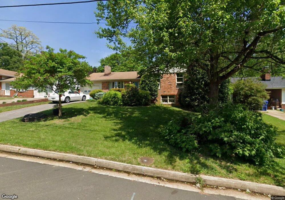 2704 Fleming St, Alexandria, VA 22306 - photo 1