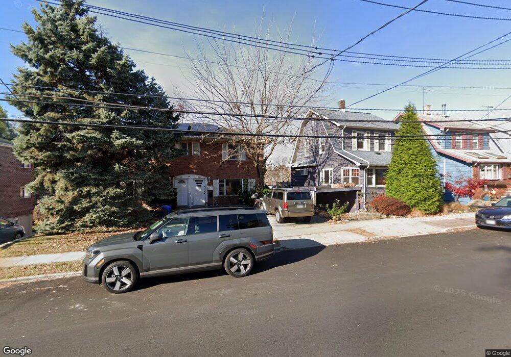 1049 Victory Blvd, Staten Island, NY 10301 - photo 1