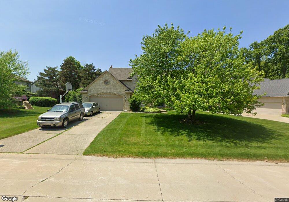1303 Kingspath Dr, Rochester Hills, MI 48306 - photo 1