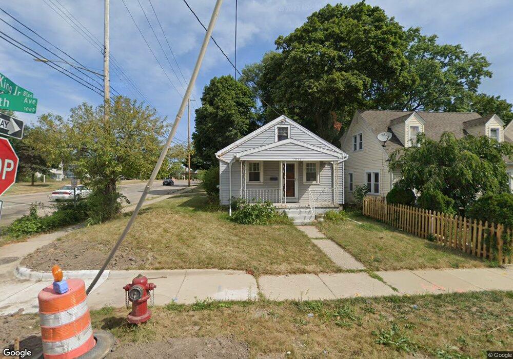 1036 Smith Ave, Lansing, MI 48910 - photo 1