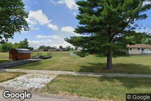 301 W 4th St, Golden, IL 62339