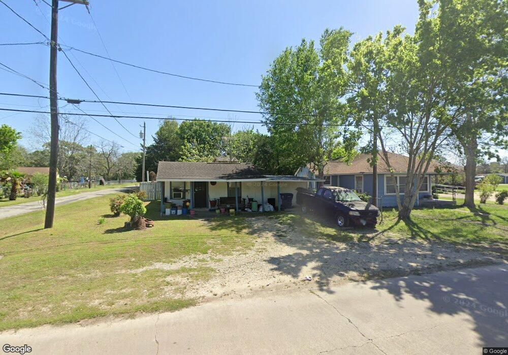 1401 Avenue H, Bay City, TX 77414 - photo 1