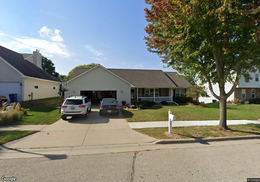 114 Hidden Ridges Cir, Combined Locks, WI 54113 - photo 1