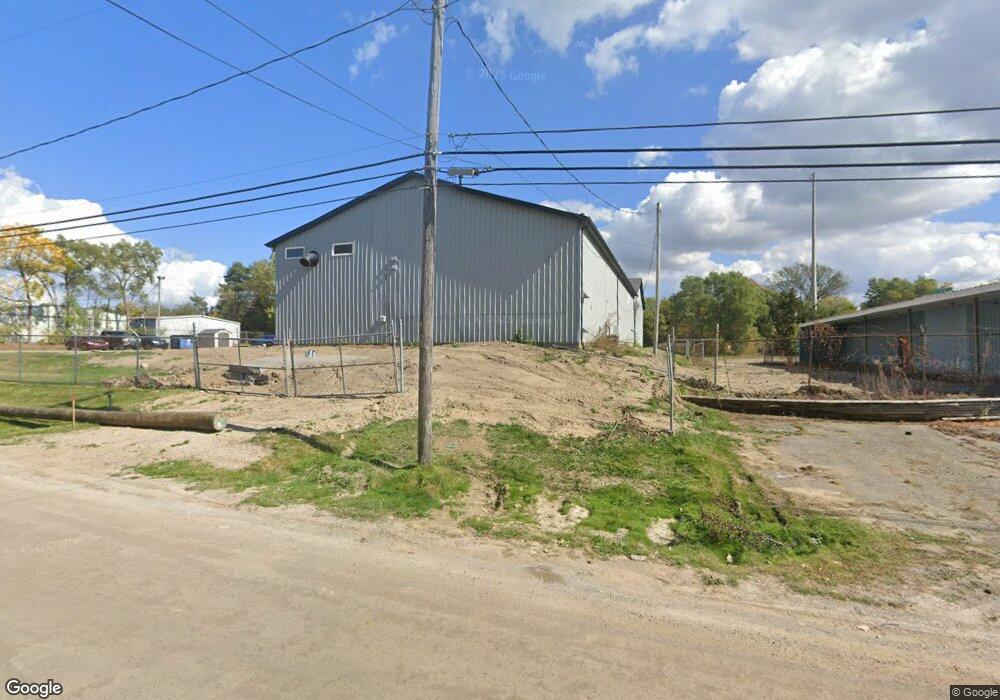 2153 Lodge Rd, Flint, MI 48532 - photo 1