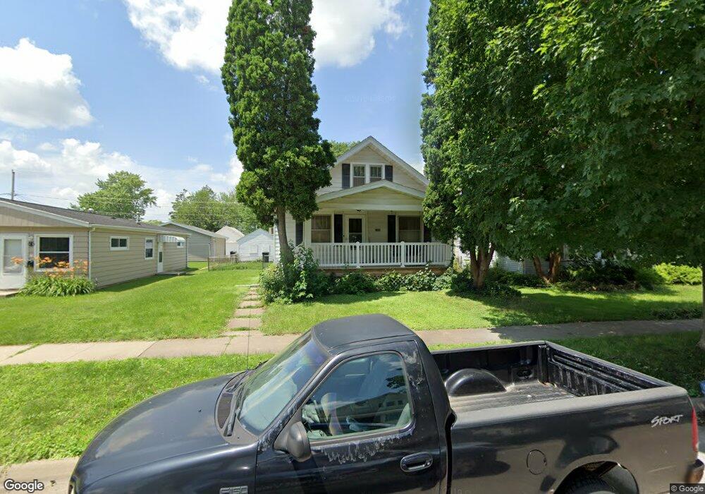 1430 N St SW, Cedar Rapids, IA 52404 - photo 1
