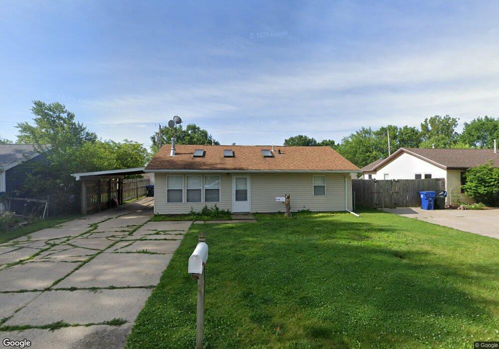 2811 W 70th St, Davenport, IL 52806 - photo 1