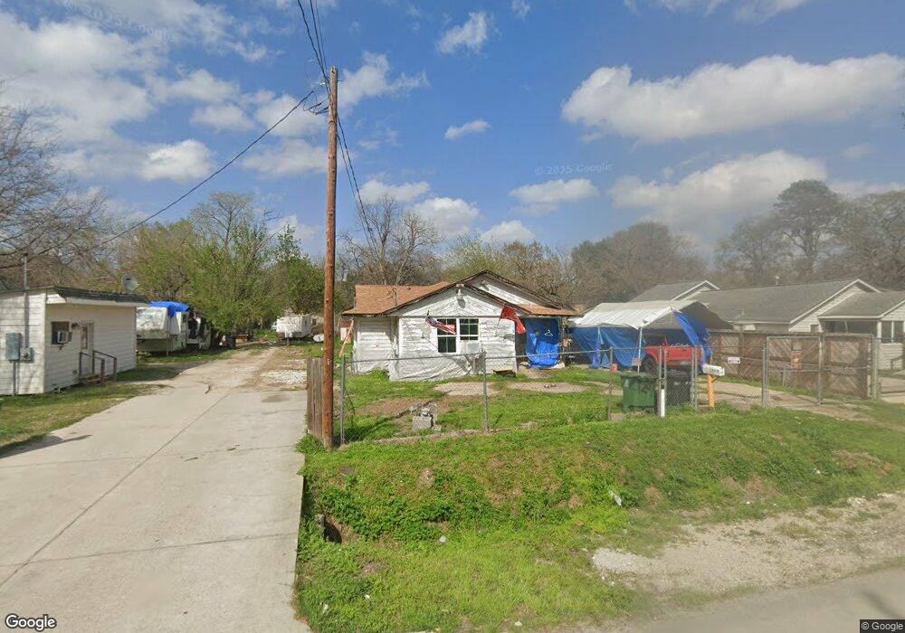 1207 Duff Ln, Houston, TX 77022 - photo 1