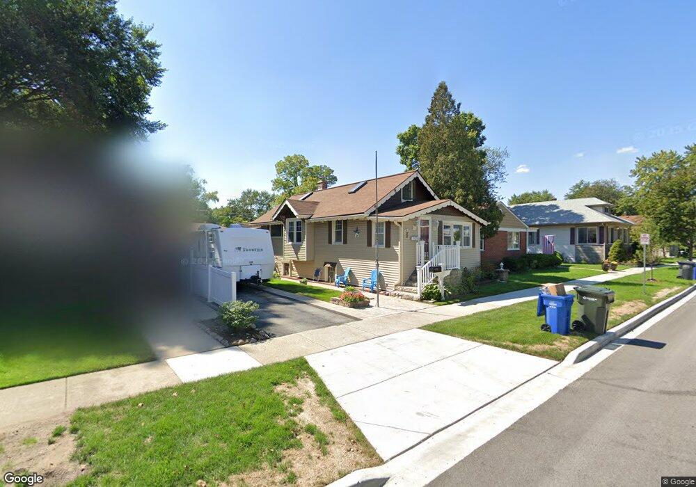 1433 Campbell Ave, Des Plaines, IL 60016 - photo 1