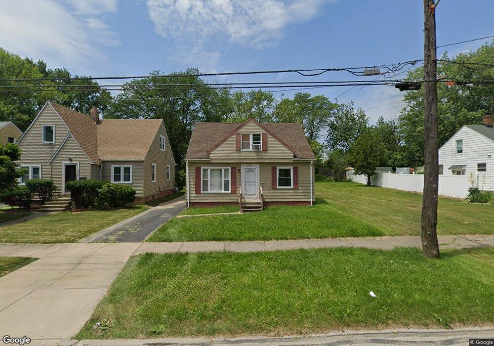 5222 Erwin St, Maple Heights, OH 44137 - photo 1